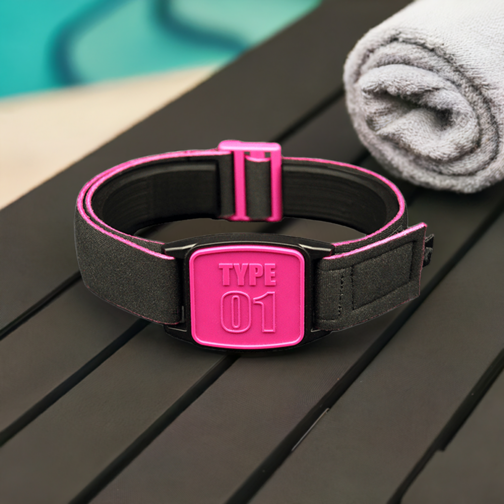 Libreband Armband for Freestyle Libre 1 & 2. Magenta cover with Type 01 design.